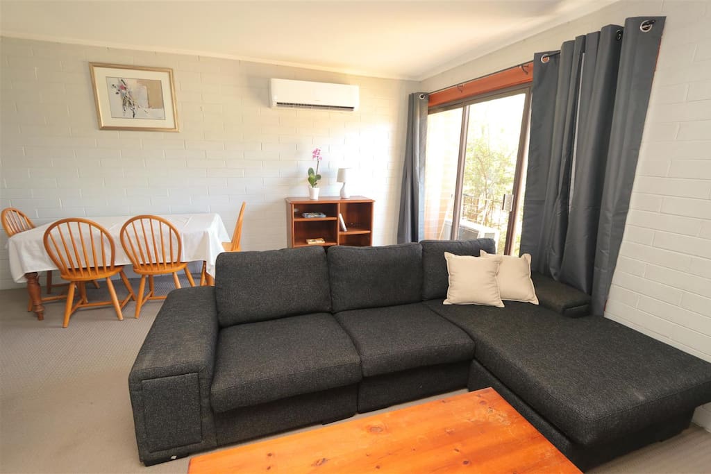 One Bedroom Private Unit Next To Scullin Shops Apartments For Rent In Scullin Australian Capital Territory Australia