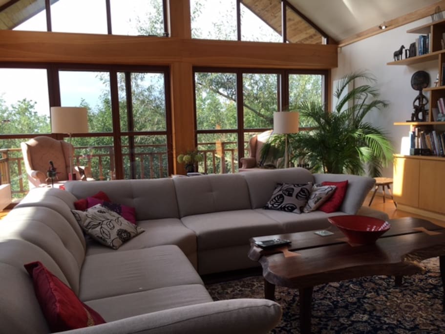 The Lounge