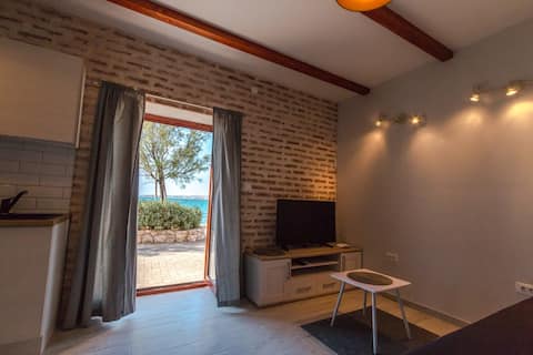 Popular Airbnb listing: Bibinje Vintage Apartment in Općina Bibinje