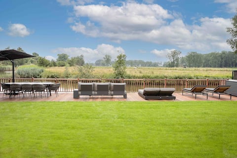 Unique Villa at the Leie with Pool & Sauna