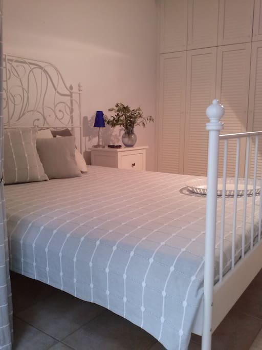 bedroom1