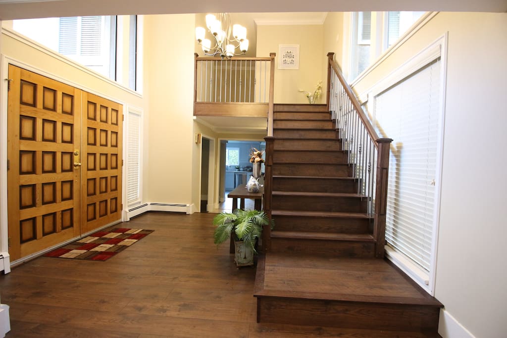 Entrance area.
Stairs to upper-floor rooms.