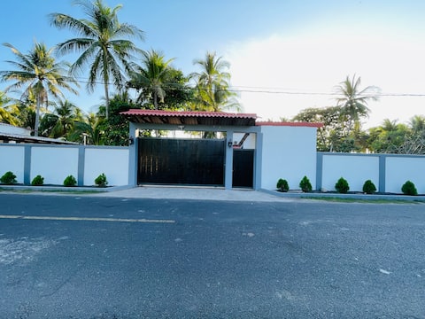 Cava-Mar Beach House near Int. Airport