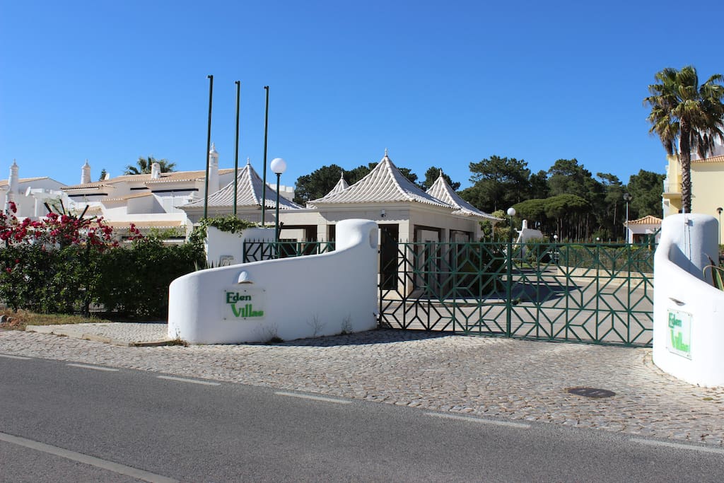 Closed Condominium with Car Parking