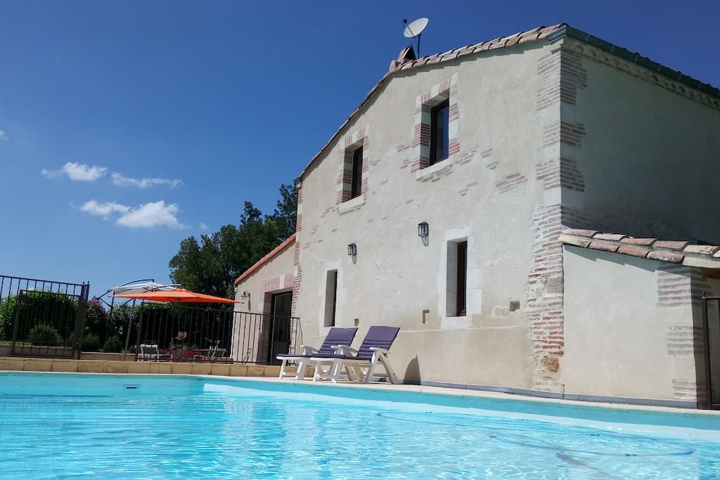 façade sud et piscine 14 x 6