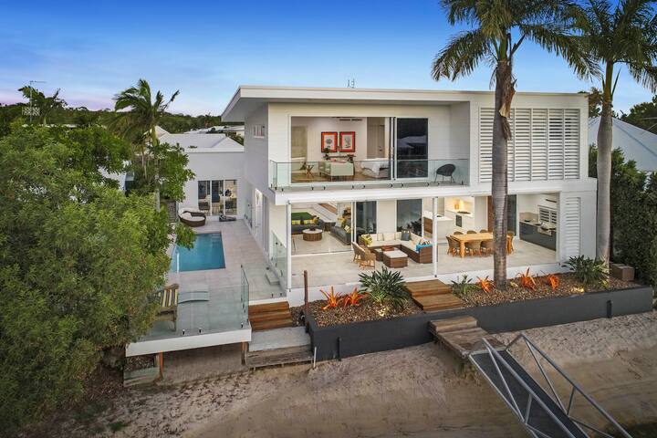 Getaway2Noosa award winning WYUNA 7