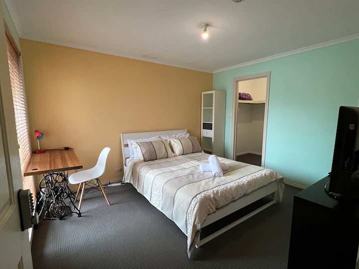 Private Room  In Eastern Melbourne Quiet And Clean - Croydon