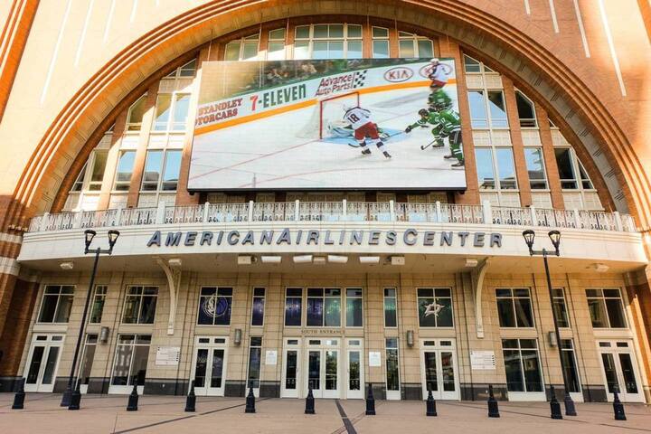 Uptown Luxurious Home gallery image 2