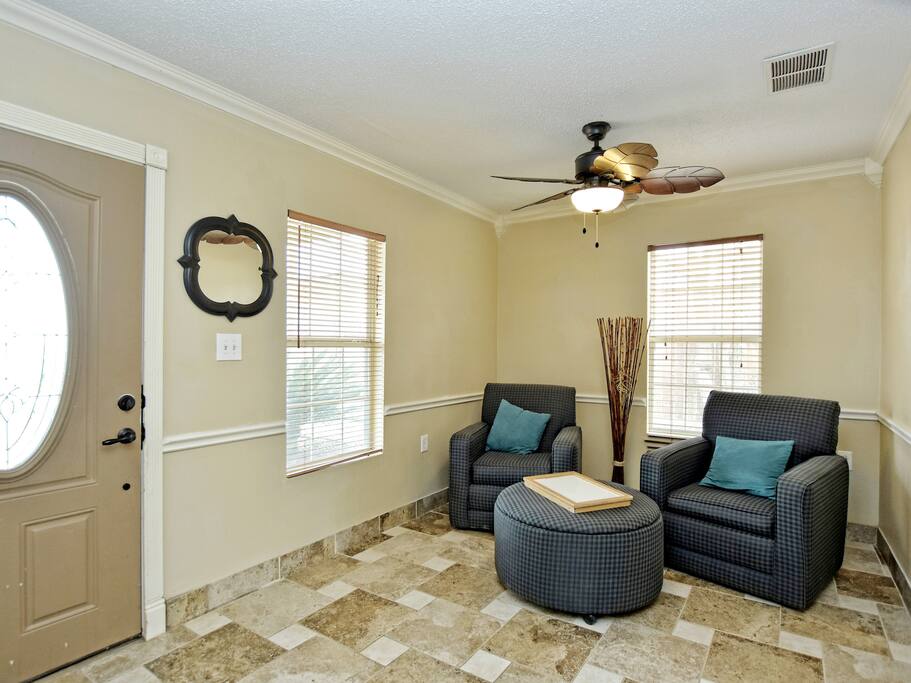 Lonestar River House-Entry Way