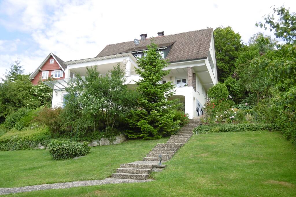 Haus mit großem Garten