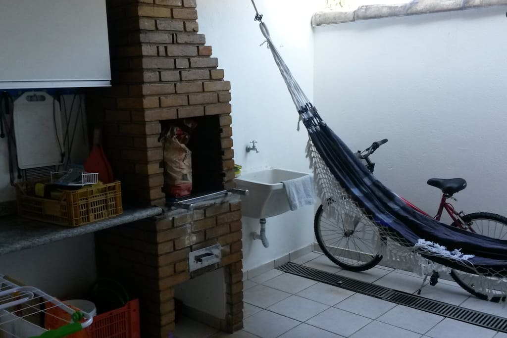 quintal com churrasqueira
