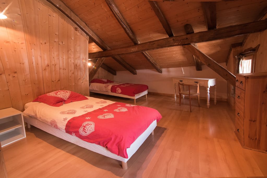 Chambre 2 avec 2 lits 1 personne