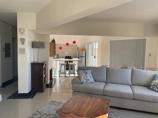 Lovely 2 Bedr apartment with seaview & solar gallery image 3