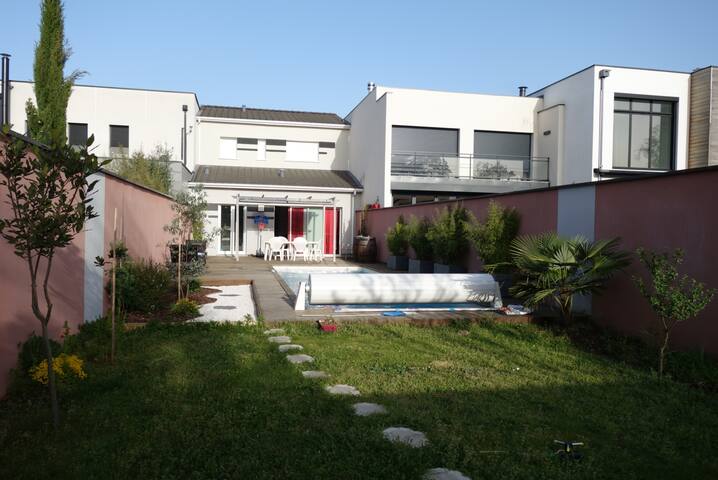 Maison avec piscine chauffée près de Bordeaux gallery image 4