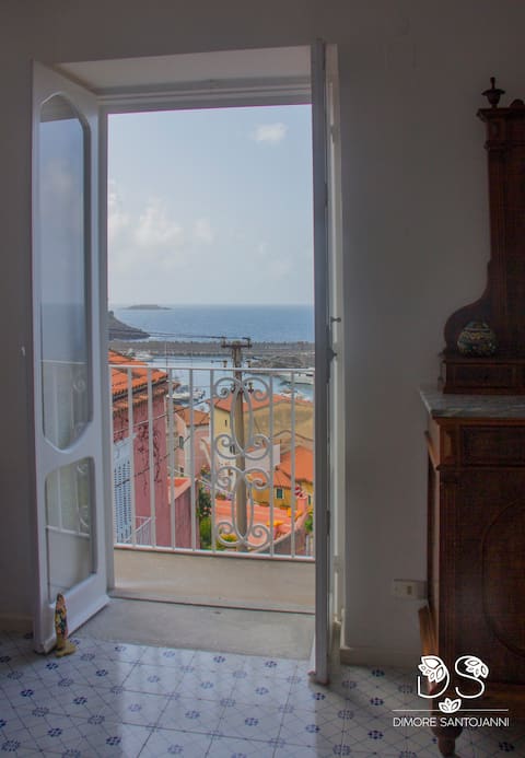 Dimore Santojanni - La Casa sul Porto | Crivo