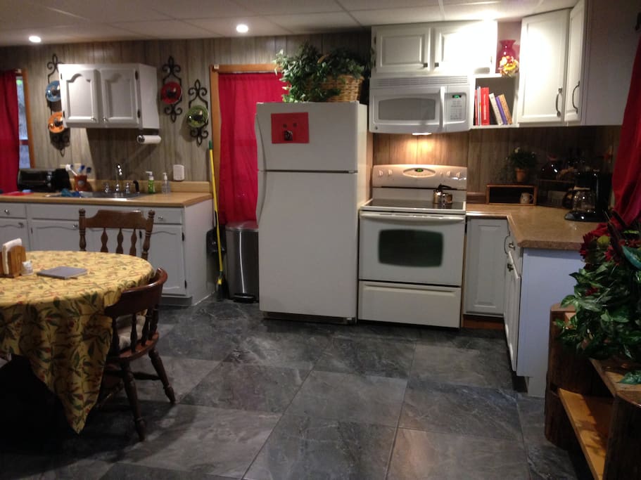 Fully equipped kitchen.