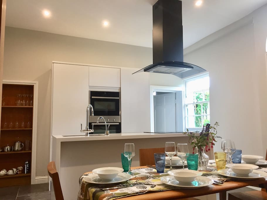 The kitchen with dining area for 6 comfortably