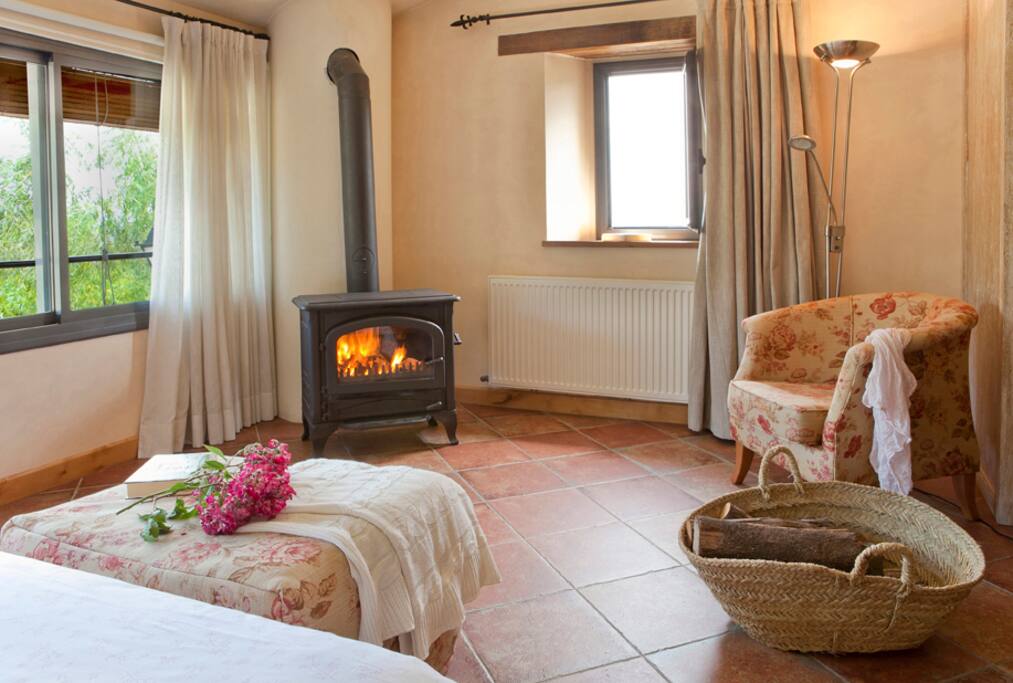 Chimenea del apartamento zona del dormitorio