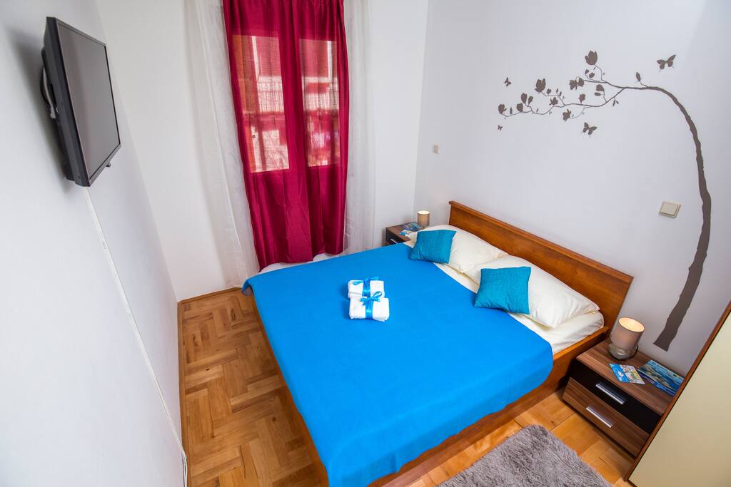 Room 1