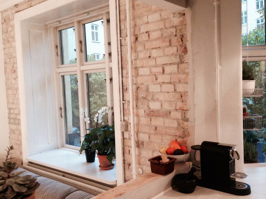Kitchen & livingroom