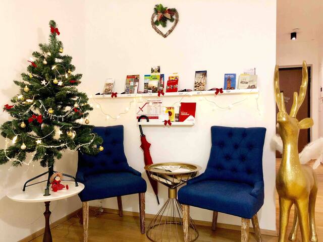 Apartment next to Charles Bridge! 3 bathrooms! gallery image 2