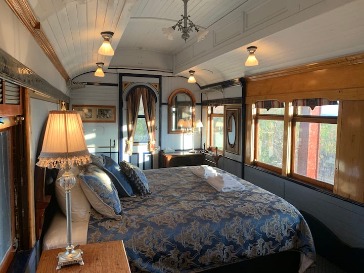 The King Bed in the Pullman Carriage