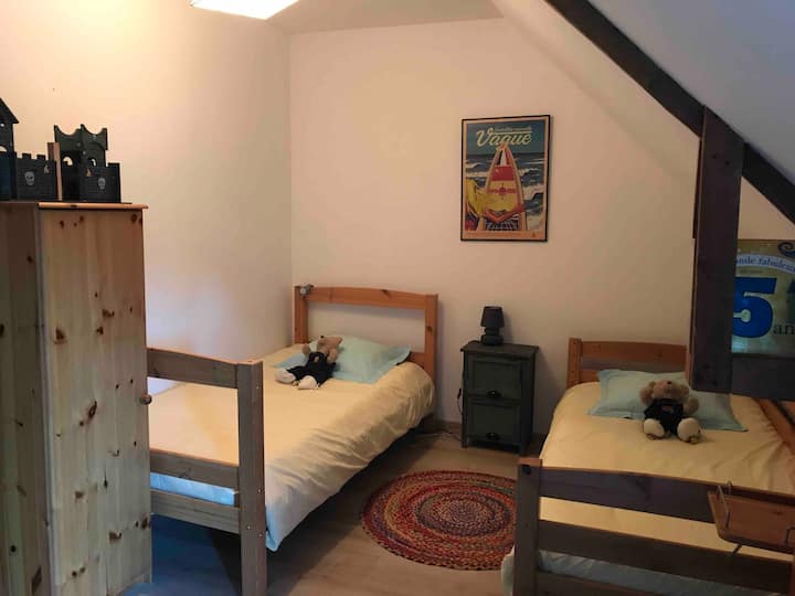 غرفة للشباب, 2 سرير 90