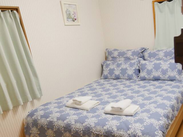 JR Shin-Okubo Sta. 6 min / Shinjuku Two-story Home gallery image 2