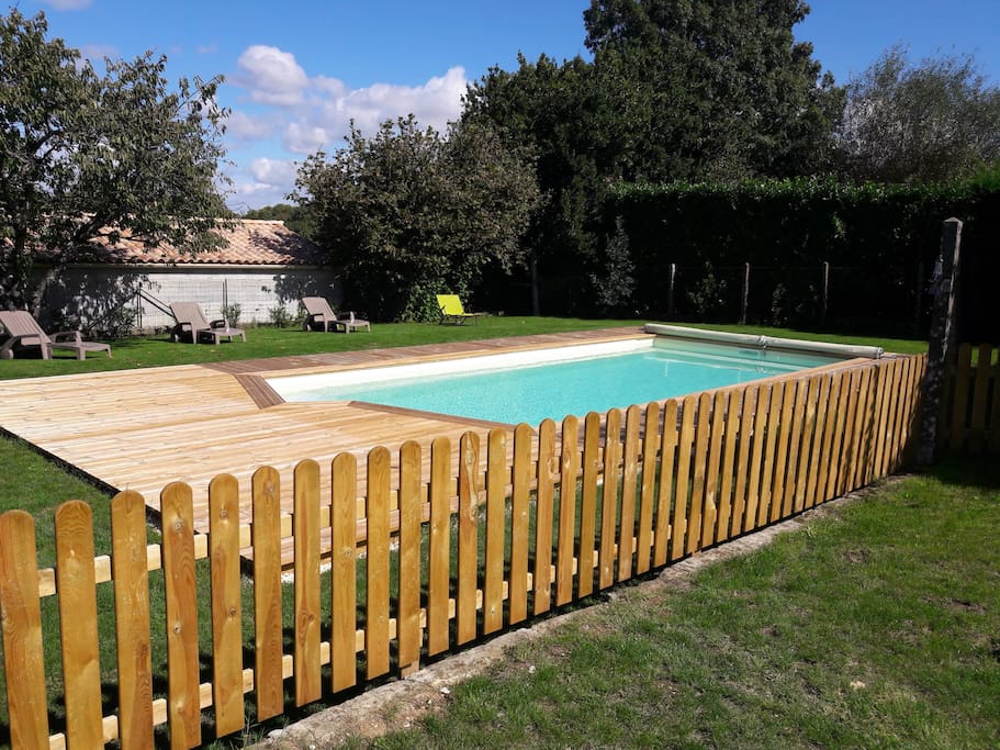 piscine sécurisée (bâche à barres et barrière)