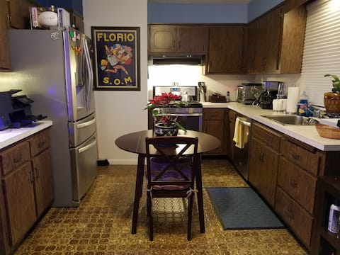 Luxury Private Apartment - Walk to Train for NYC!