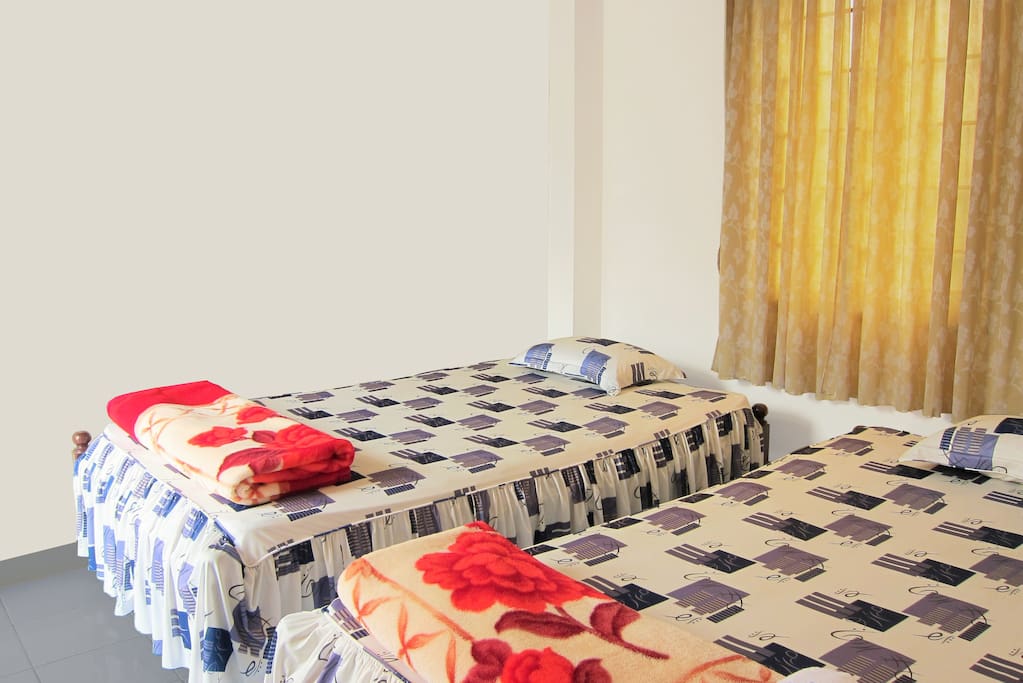 Twin bedroom