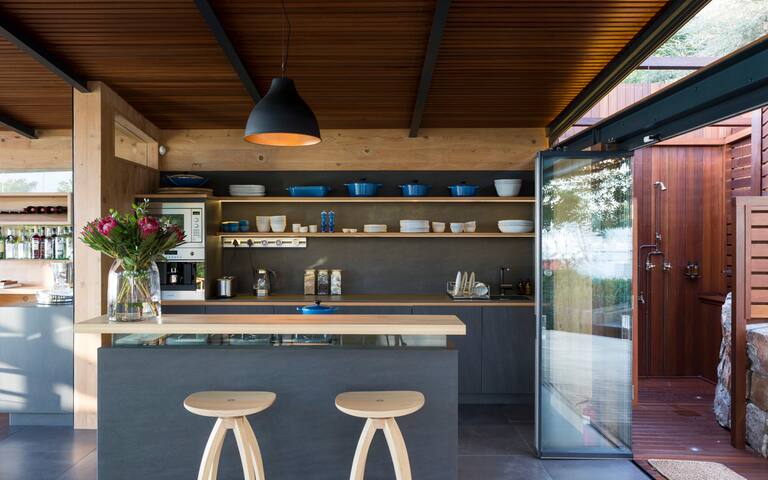 Exclusive Tree House Hideaway gallery image 3