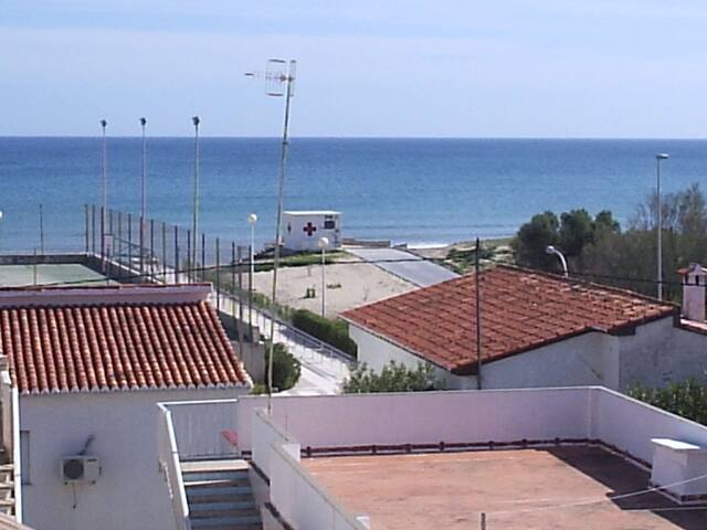 Apartment with sea views