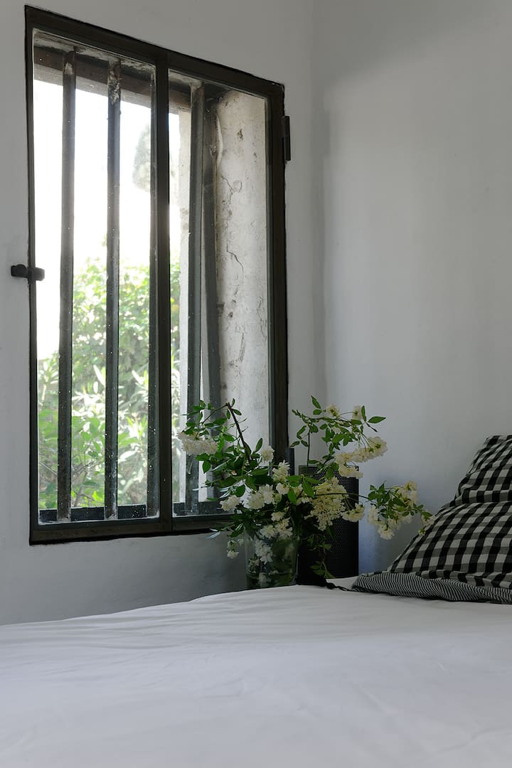 Doppelzimmer 9 im Mazet, das schwarze Schlafzimmer