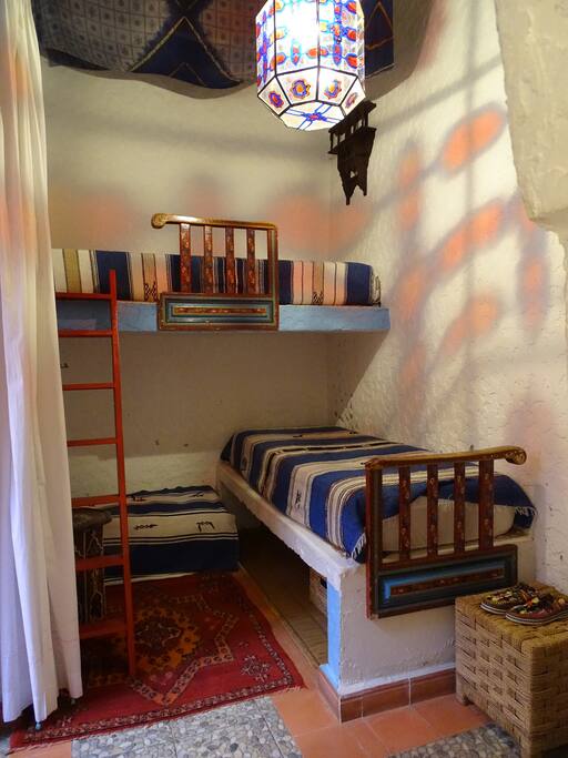 la chambre CHAOUEN : lits superposés