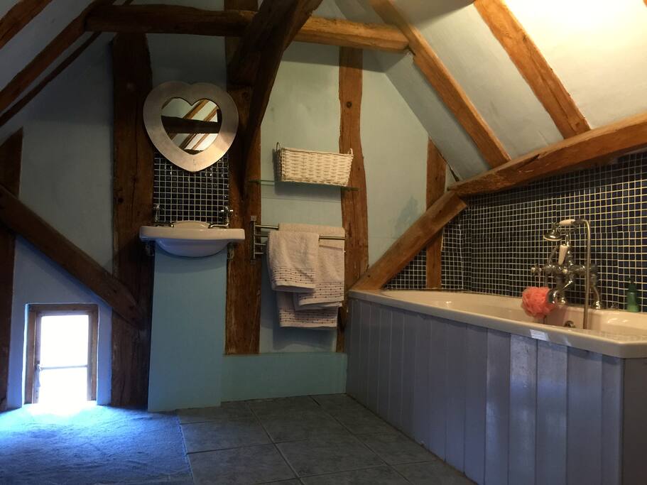 Towels and toiletries included