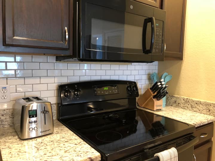 Close to Disney! Gated Resort! Super Clean!