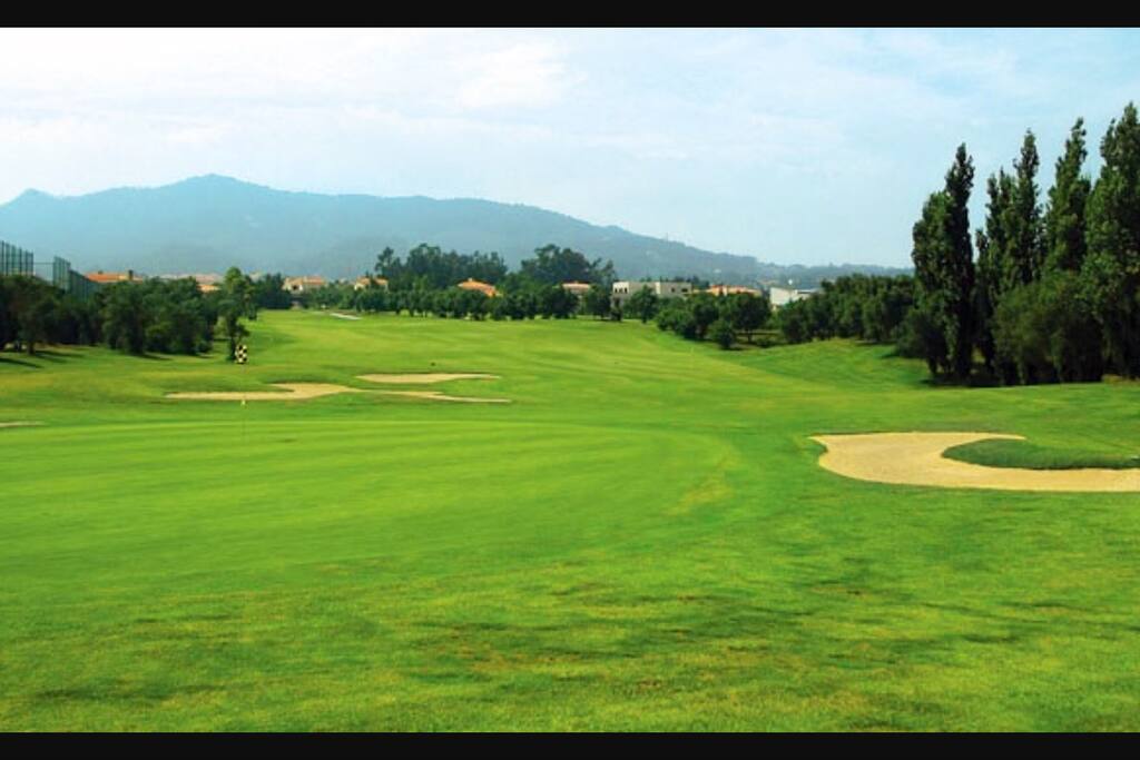 Golf nearby 4 minutes walk