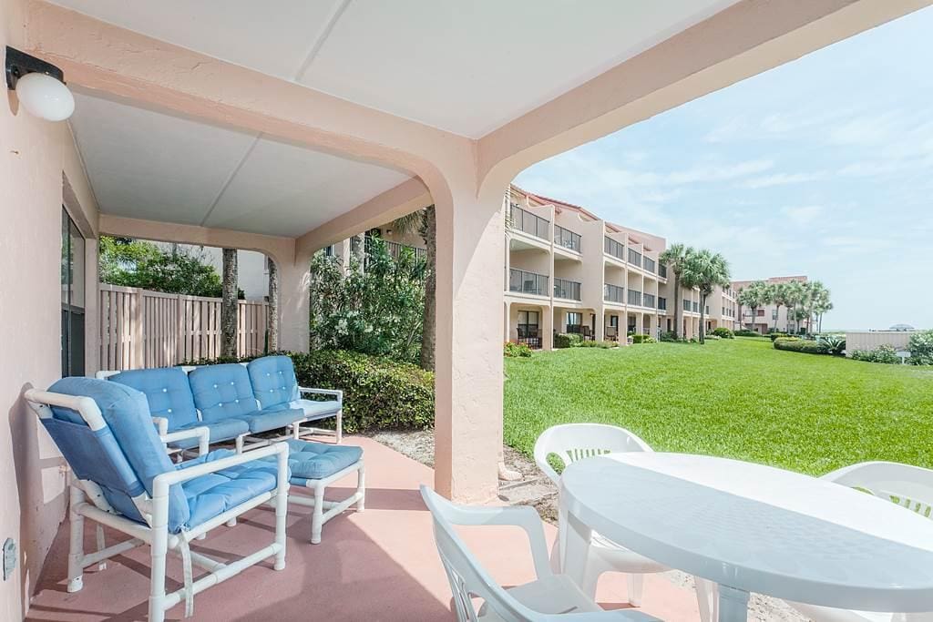 Enjoy hanging out with loved ones on our 1st floor patio - Our 1st floor patio is where you can enjoy morning coffee or evening c