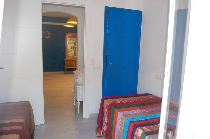 HABITACION nueva, 30 m de la playa gallery image 3