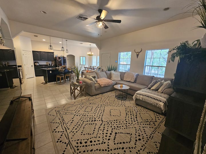 Country Ease20 minutes from DT! Houses for Rent in Selma, Texas