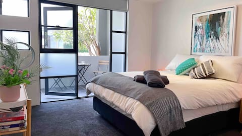 Camperdown Garden Apartment| King St Newtown| RPA