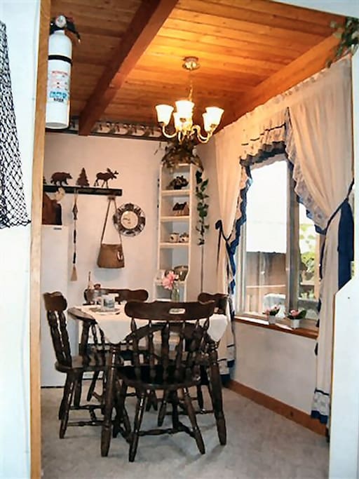 Fireweed Cabin kitchen table