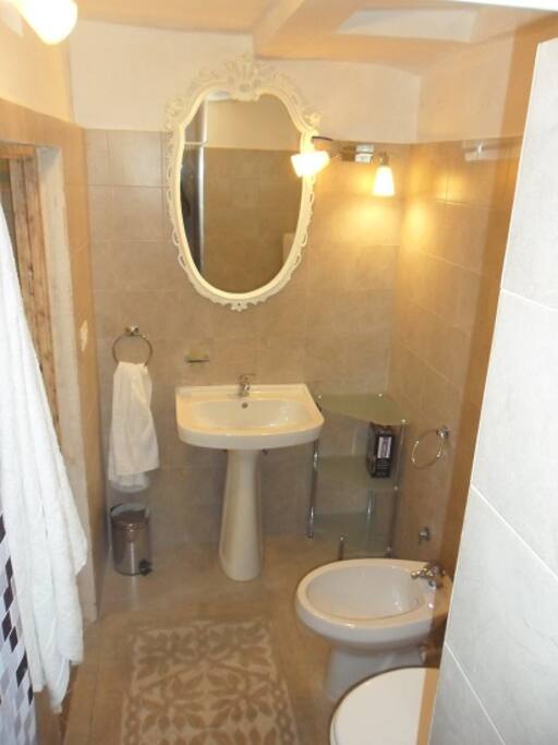 bagno con doccia