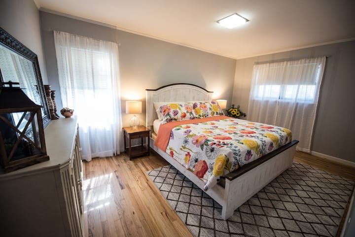 Veľká manželská posteľ