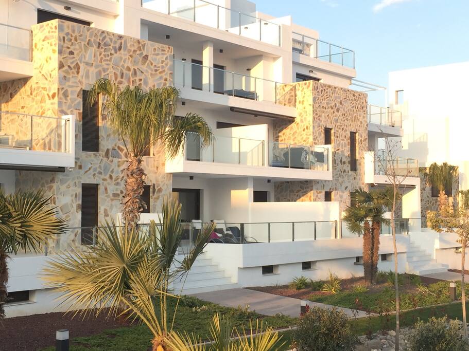 vue depuis le jardin, terrasse plein sud de l'appartement 40 m2