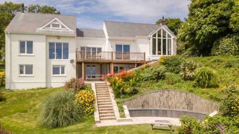 Gorgeous beach home with stunning sea views