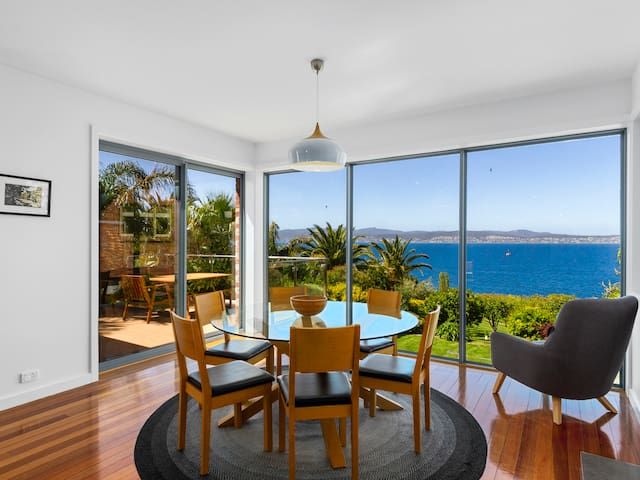 Absolute Waterfront Sandy Bay + Beach + EVcharger gallery image 3