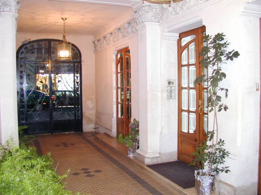 le lobby