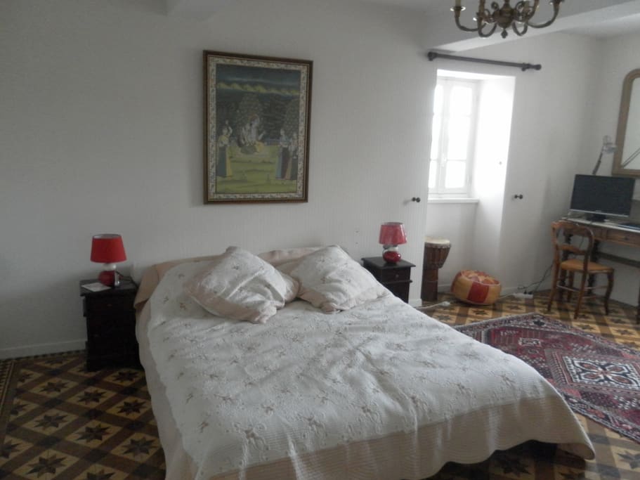 Chambre 1 à l'étage donnant sur le parc.